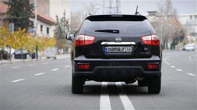 نمای عقب بی وای دی S6